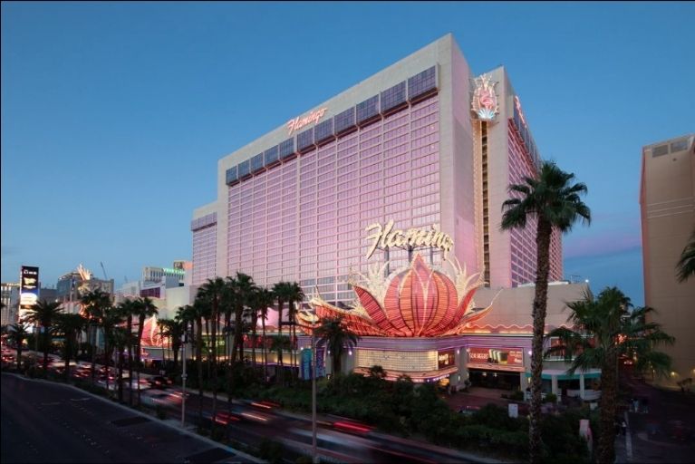 outside view of the flamingo casino in las vegas at night